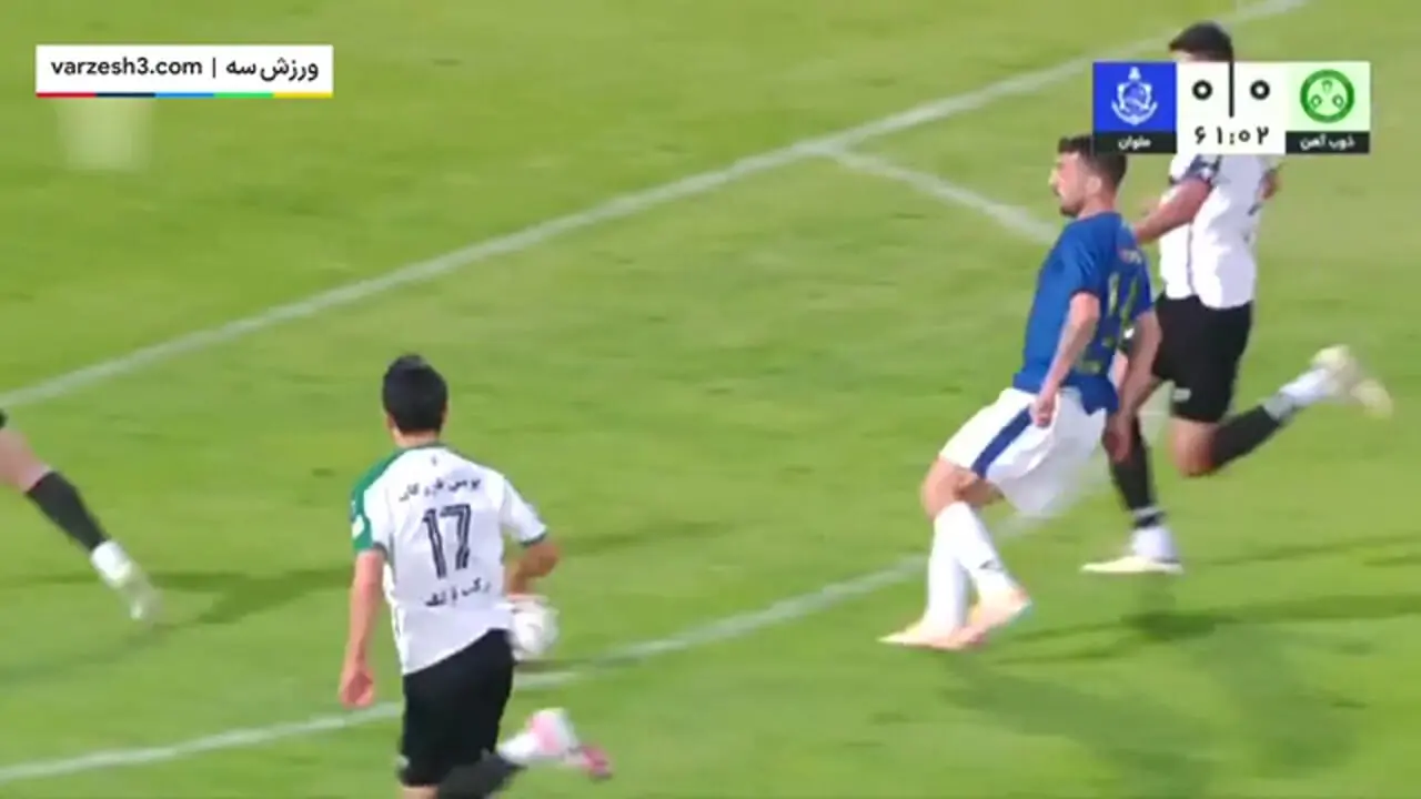 خلاصه بازی ذوب آهن و ملوان را ببینید