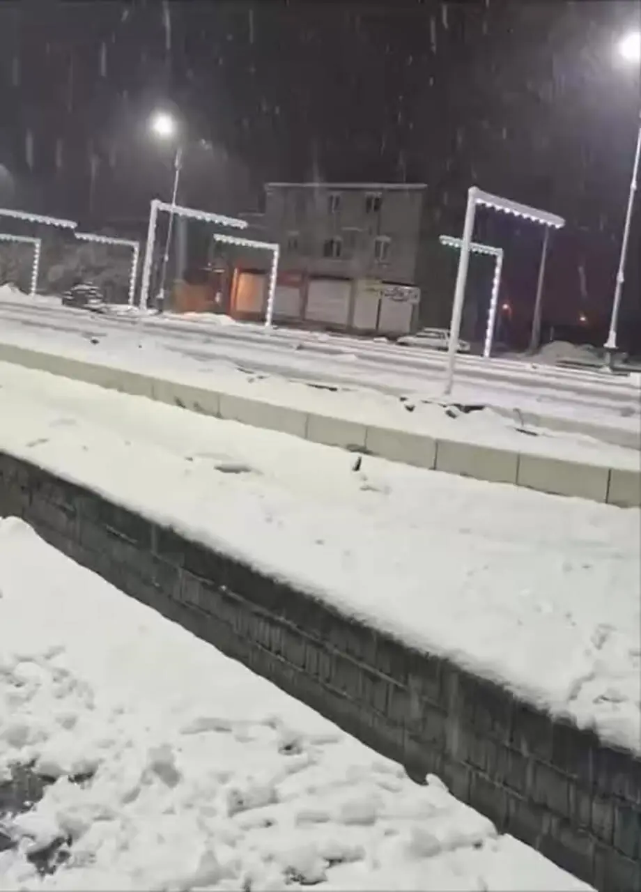 شدت بارش برف در بافت کرمان