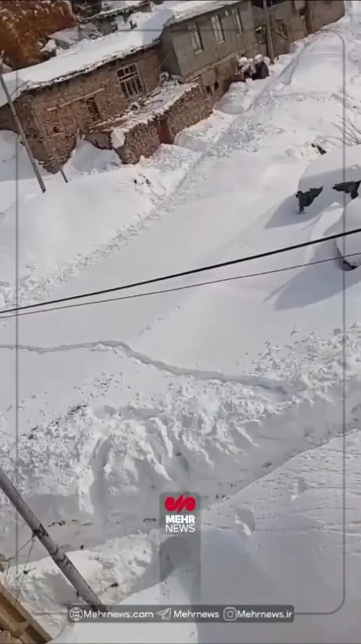 این روستا در آذربایجان شرقی زیر برف دفن شد!