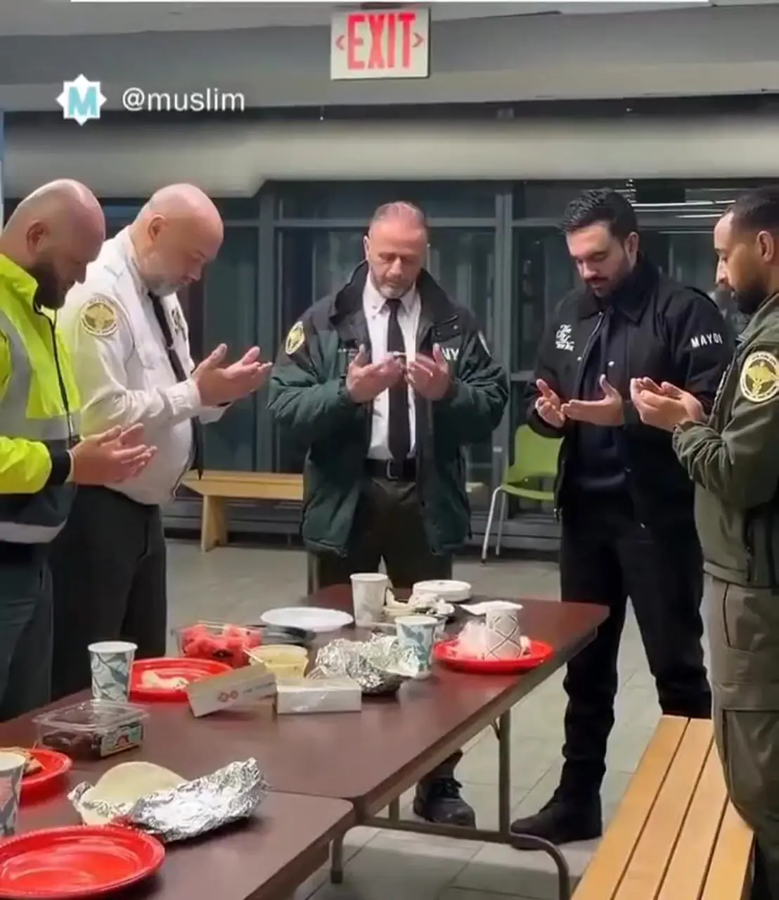 شهردار نیویورک سفره سحری پهن کرد +‌ ویدئو