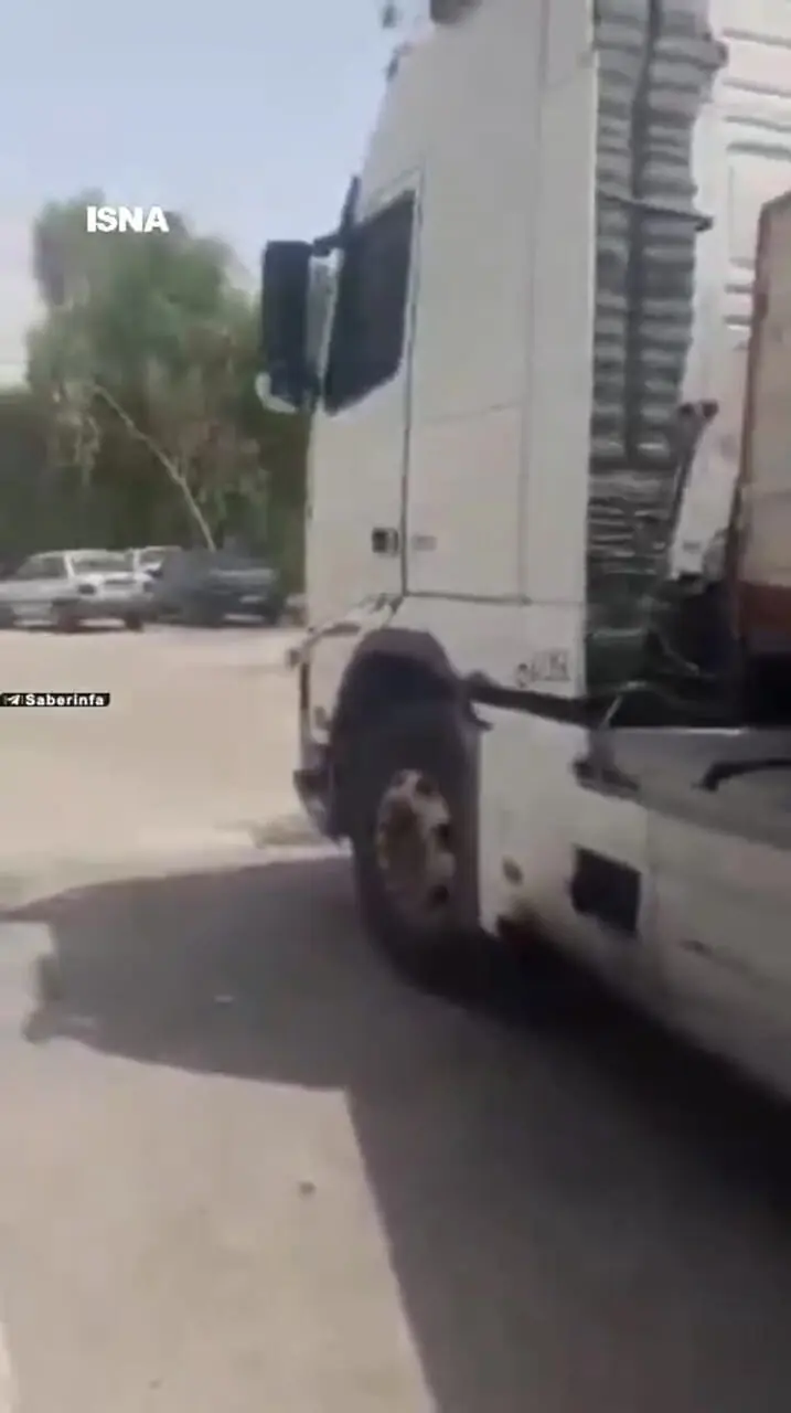پلیس یک تریلی با راننده دختربچه ۱۰ ساله در هرمزگان را توقیف کرد