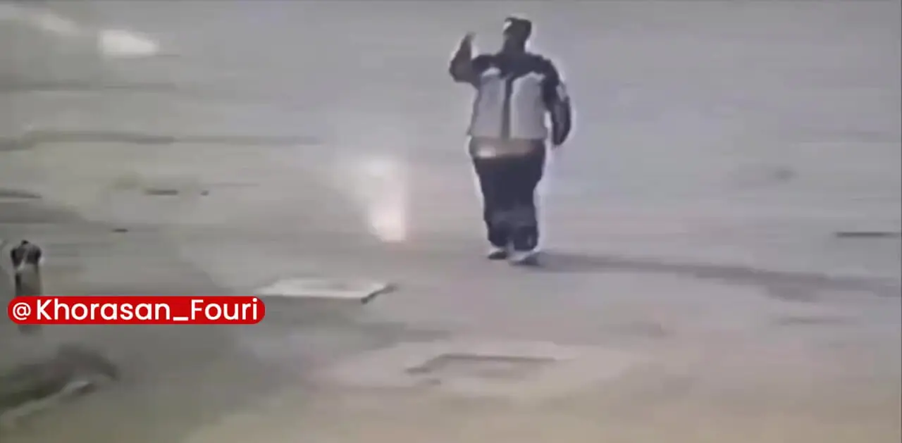 لحظه سرقت موبایل یک پاکبان در مشهد